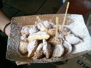 20140414160033-27_poffertjes_serving