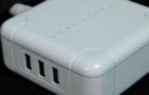 Worlds Smallest Handheld USB + AC Charger Raises $32,000+ on Kickstarter